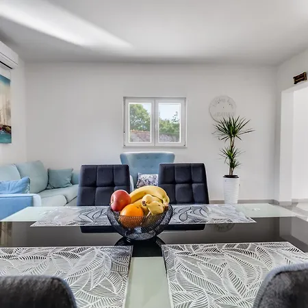 Branka By Interhome Pridraga