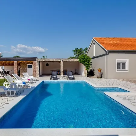 Branka By Interhome * Pridraga