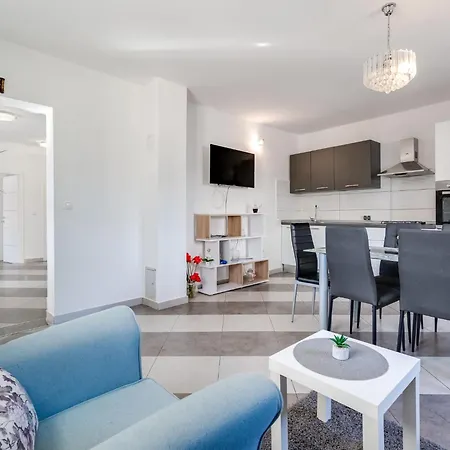 Branka By Interhome Pridraga